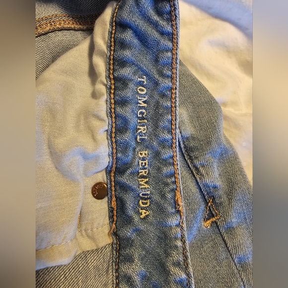 American Eagle Tomgirl Bermuda Stretch Denim Shorts Size US18 - Picture 7 of 7